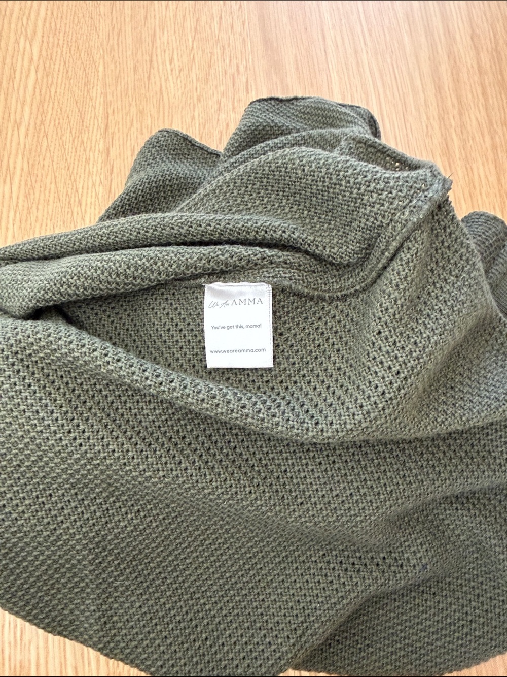 WE ARE AMMA nursing cover - olive green